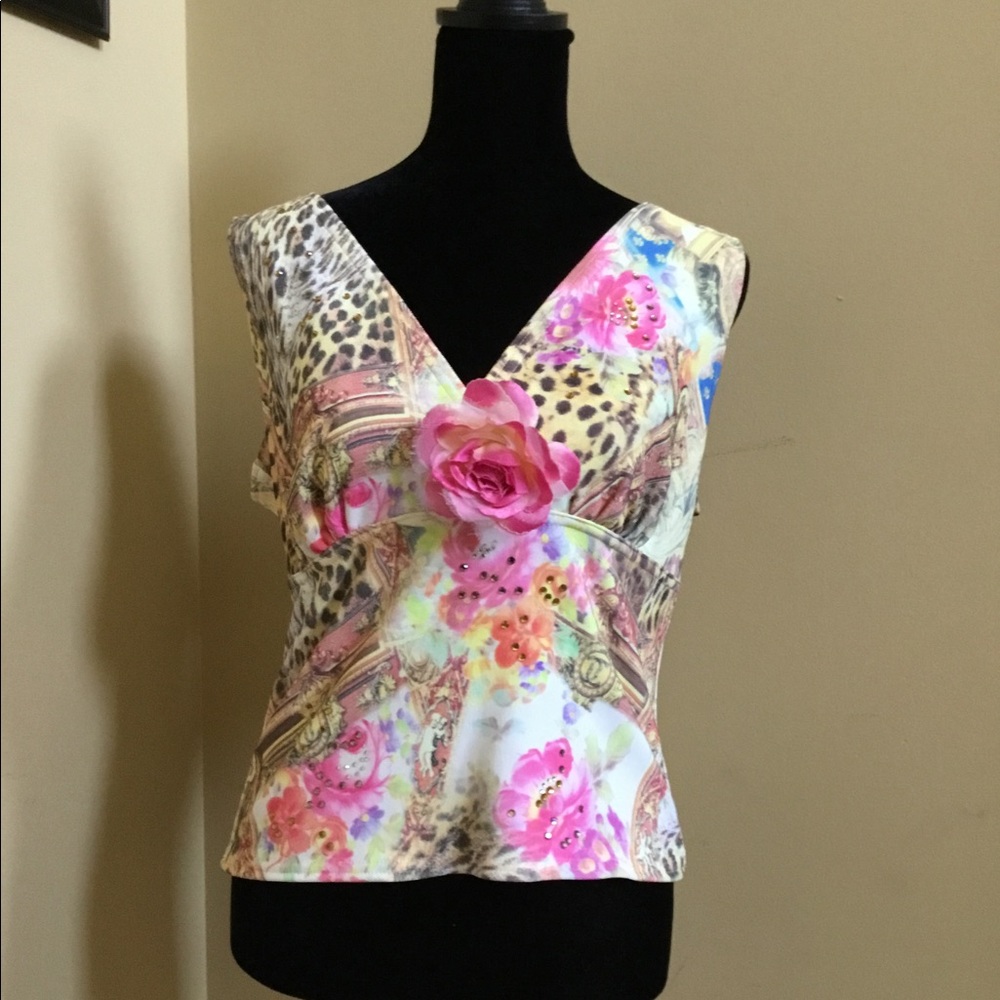 VeroniqueV-neck stretch halter style top